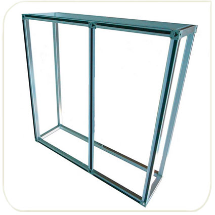 Каркас из алюминиевых профилей.