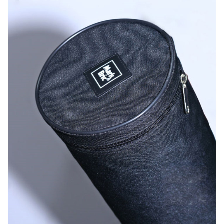 Стенд Мультимастер поставляется в удобной сумке, в которой есть место и для фотополотна.