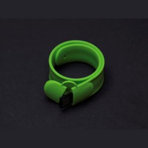 Флешки продаются разных цветов и объемов