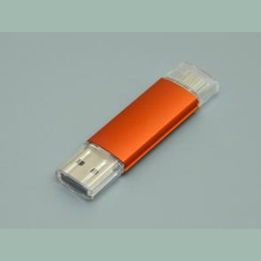 Отличный вариант рекламы - логотип на флешке