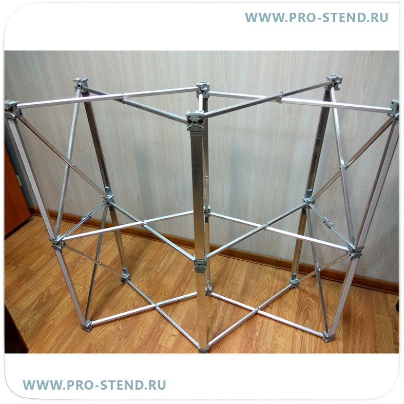 Установите на каркас стойки вертикальные планки - липучка по краям