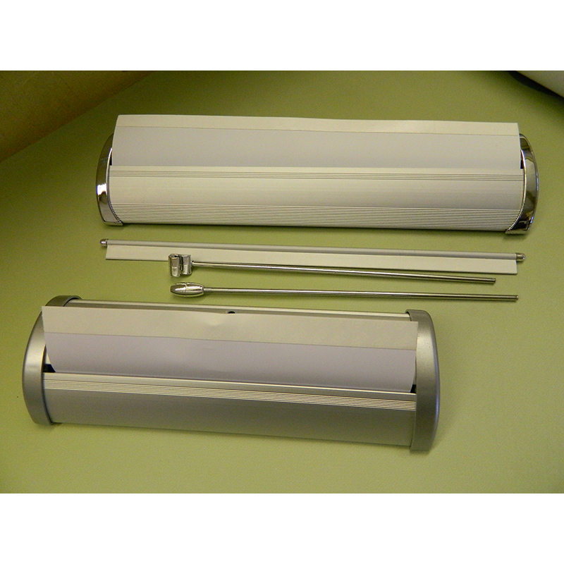 Стенд формата А4 в сравнении со стендом А3 (наверху).