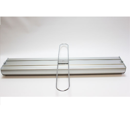 широкая опорная ножка гарантирует устойчивость стенда.
Основание двухстороннего стенда ролл-ап с выдвинутой опорной ножкой